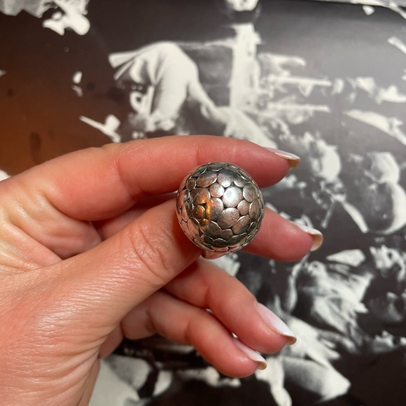 Unique Vintage Sterling Silver 925 Ring With Raised Textured Ball Size 7 - Picture 10 of 13